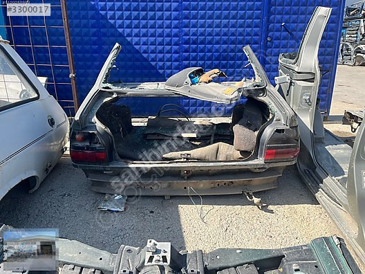 OTO CEMDEN ÇIKMA RENAULT 19 SAĞ ARKA ÇAMURLUK KESME