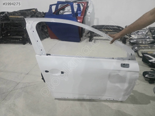 2020/2024 RENAULT CLİO 5 BEYAZ SAĞ ÖN KAPI ORJINAL