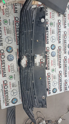 3G0853653 Volkswagen Passat b8 ön panjur