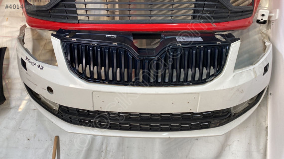 SKODA OCTAVİA 2013-2015 Model Çıkma Ön Tampon - Dolu
