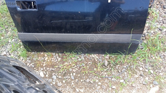 Mazda 929 sağ ön kapı bandi