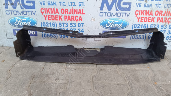 FORD KUGA HAVA DEFLEKTÖRÜ LJ6B-8314-B