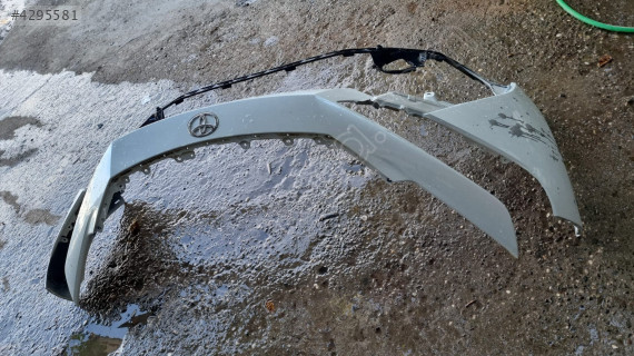 Toyota c.hr 2024 model on tampon