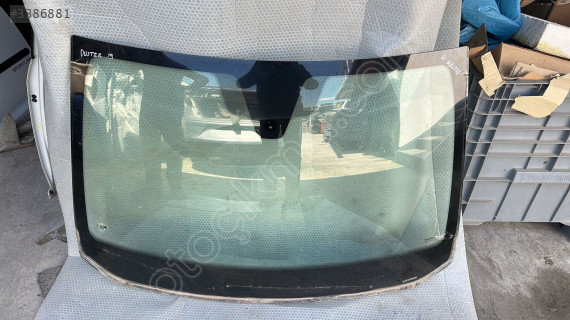 dacia duster 2019 çıkma orjinal ön cam (son fiyat)