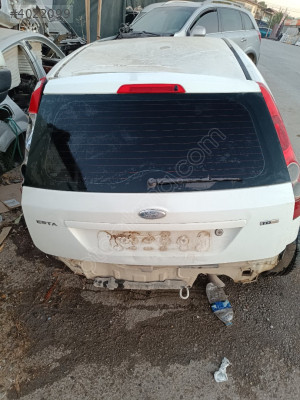 Ford Fiesta bagaj kapağı