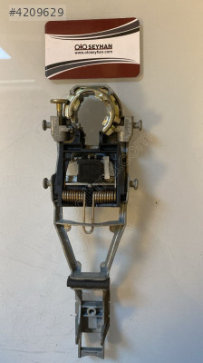 1Z0839886 vw golf 5 kapı açma kolu braketi