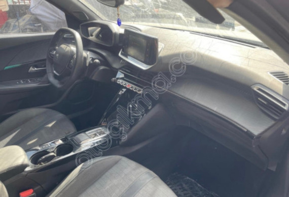 PEUGEOT 2008 SİNYAL KOLU ÇIKMA