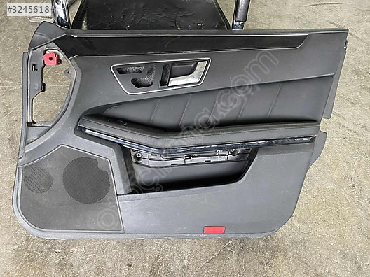 MERCEDES 212 SAĞ ÖN KAPI DÖŞEMESİ