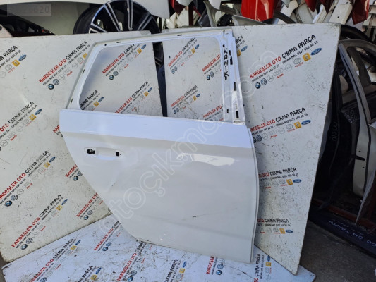 Skoda kamiq sağ arka kapı (az hasarlı)