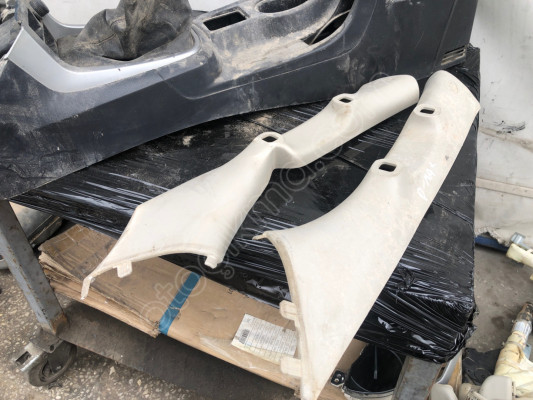 ISUZU D MAX ÖN DİREK PLASTİĞİ