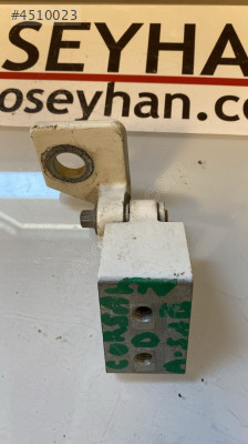 13181940 Opel Corsa D 2012 sağ arka kapı alt menteşesi