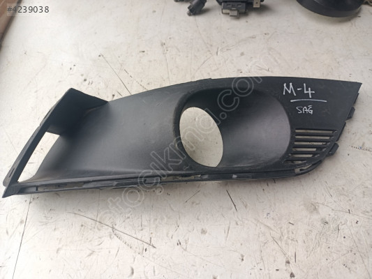 RENAULT MEGANE 4 SAĞ SİS FAR ÇERÇEVESİ