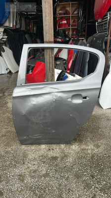 opel corsa e sağ arka kapı