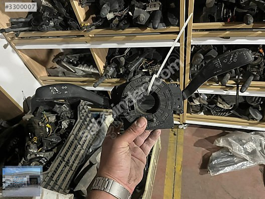OTO CEMDEN ÇIKMA VOLKSWAGEN POLO SİNYAL SİLECEK KOLU