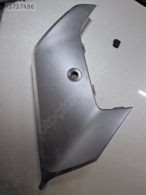 Renault clio 5.5 ön tampon bandı sağ 620740047R