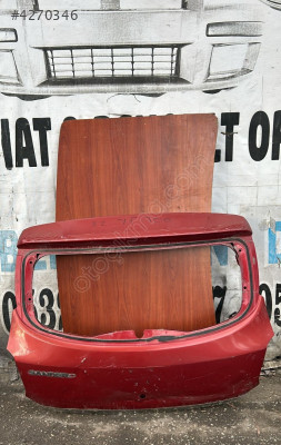 DACİA SANDERO BAGAJ KAPAĞI