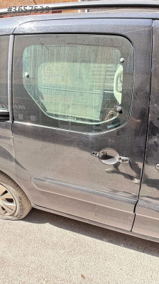 Citroen Berlingo 2011-2015 1.6 tdi sağ arka sürgülü kapı