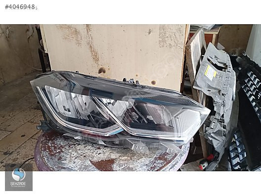 VOLKSWAGEN POLO LEDLİ SAĞ FAR ÇIKMA ORJİNAL