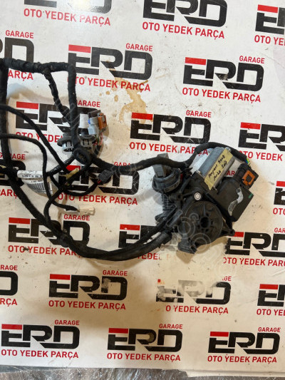 PEUGEOT 5008 ARKA SAĞ CAM MOTORU 9840190380