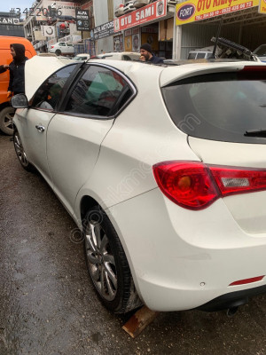 Alfa giulietta 1.6 dizel parça olarak satılık