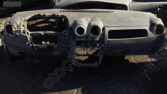 Dacia Logan  2011 göğüslük çıkma