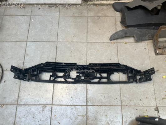 AUDİ A6 C8 ÖN PANJUR ORJİNAL