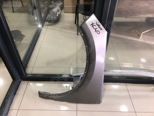 VOLVO XC40 SOL ÖN ÇAMURLUK