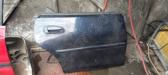 Mazda lantis sağ arka kapı