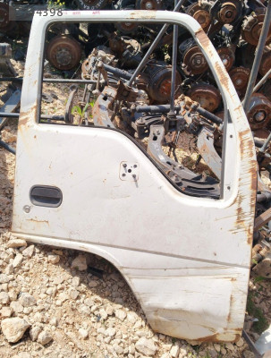 ISUZU NPR SAG ÖN KAPI ÇIKMA ÇEVİK OTO