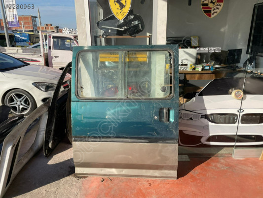 MİTSUBUSHİ L300 SAĞ ARKA SÜRGÜLÜ KAPI ORJİNAL