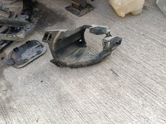 RENAULT TRAFİC 3 SİS FAR BRAKETİ