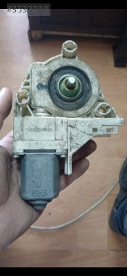 Citroen C4 VTR ön cam krikosu sağ