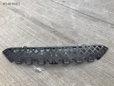 MERCEDES C SERİSİ W206 ÖN TAMPON ORTA IZGARA 2068853004