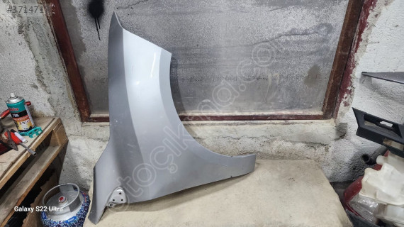 Renault Fluence sağ ön çamurluk çıkma orjinal