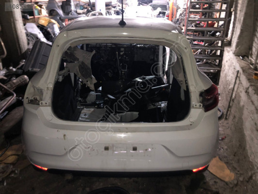 RENAULT CLİO 5 TAVAN ARKA KESME