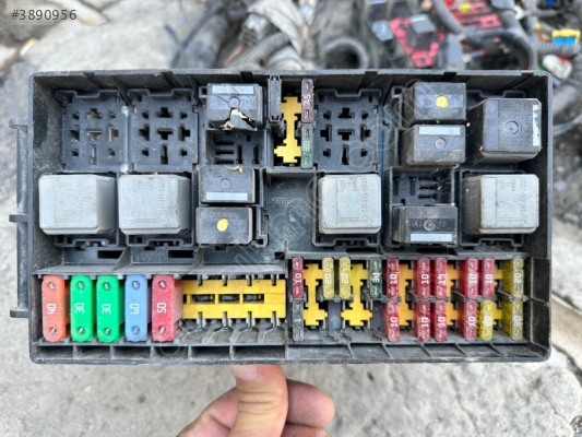 CONNECT 110 PS SİGORTA KUTUSU 9T1T-14A067-AA