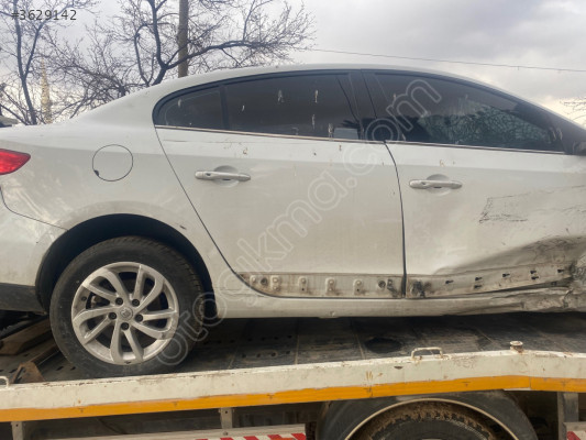 Renault Fluence sağ arka kapı