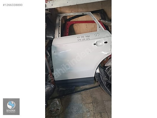 AUDİ Q3 SOL ARKA KAPI