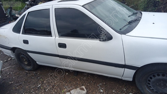 Opel Vectra a sağ kapilar