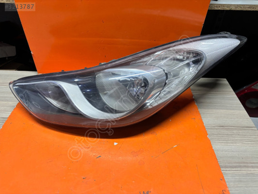 HYUNDAİ İ 30 SOL FAR ORİJİNAL ÇIKMA AYAK KIRIK