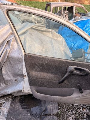 Opel Combo sağ  ön kapı döşemesi