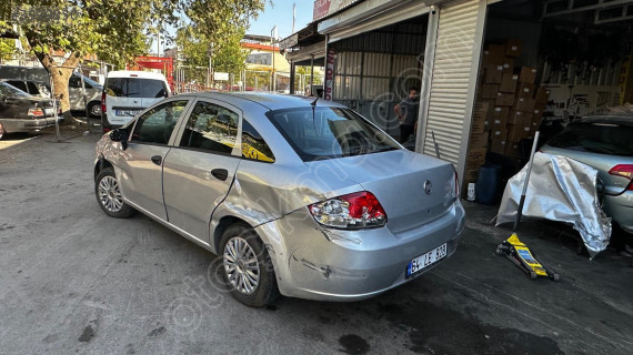 Fiat Linea bagaj kapağı