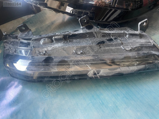 Peugeot 208 sağ  gündüz ledi