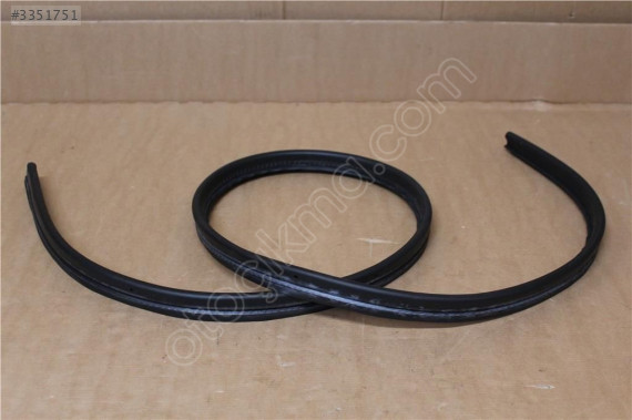 AUDİ  A4 02-05 MOTOR KAPUT CONTASI ÖN 8E0823731A 8E0823731