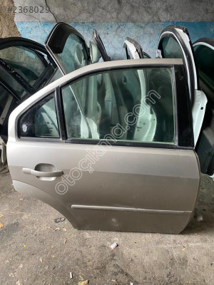 FORD MONDEO ÇIKMA ORJİNAL SAĞ ARKA KAPI HATASIZ