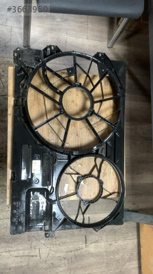 7H0121207 temiz orjinal 2003 vw transporter t5 fan davlumbazı
