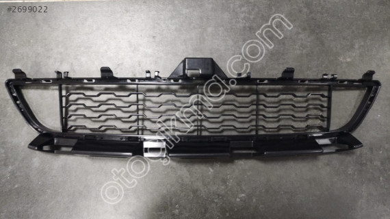 BMW F32+LCİ ÖN TAMPON ORTA IZGARA M-TECH 51118054503 SY