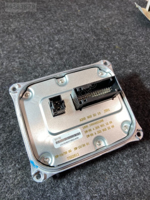 MERCEDES-BENZ W205 C SERİSİ FAR BEYİN