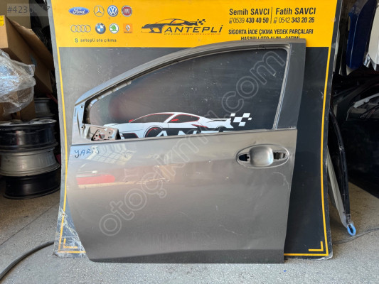 TOYOTA YARİS SOL ÖN KAPI ÇIKMA ORİJİNAL