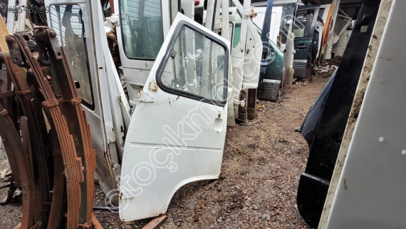 Peugeot j9 sol ön kapı